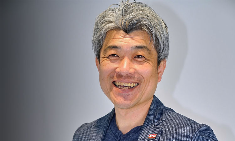 五十嵐 覚さんの左写真