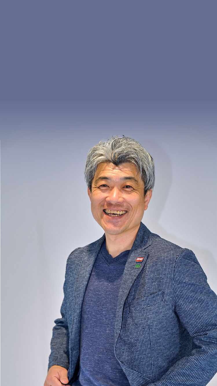 五十嵐 覚さんのファーストビューのレスポンシブ画像