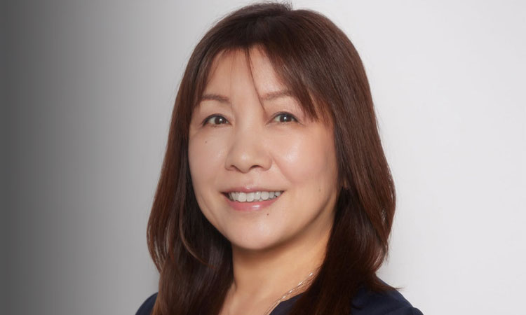 石井 和子さんの左写真