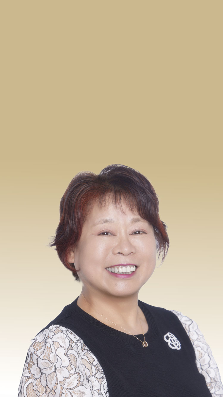右京 一美さんのファーストビューのレスポンシブ画像