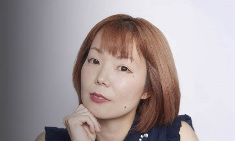 上田 莉菜さんの左写真