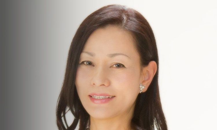 河田 由香里さんの左写真