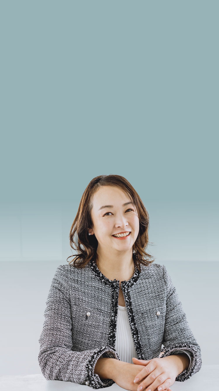 釘宮 麻子さんのファーストビューのレスポンシブ画像