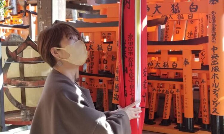 早田 愛子さんの右写真