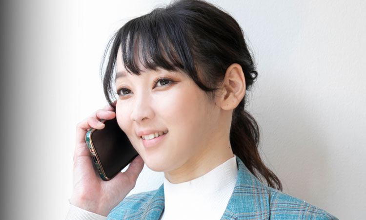 宇野 彩さんの左写真