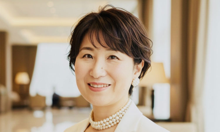 新田陽子さんの右写真