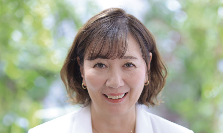 朝日 恵子さんの右写真